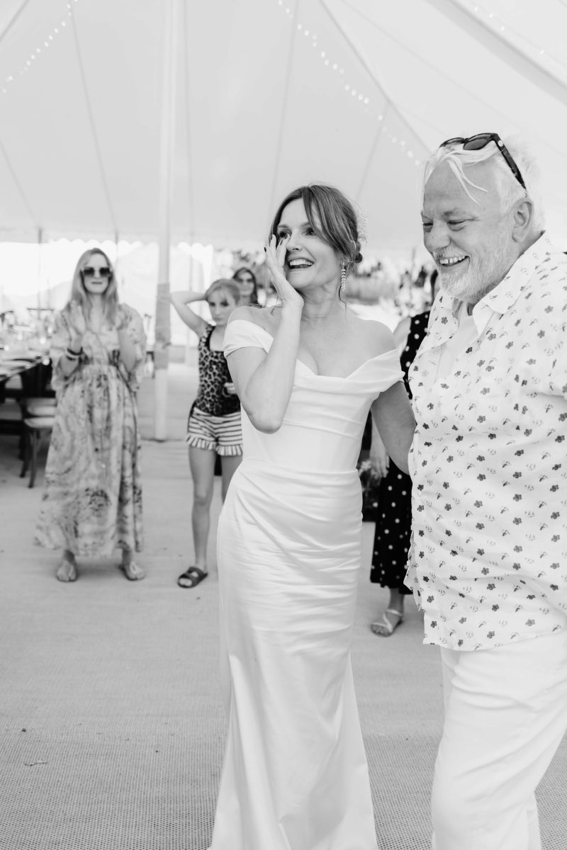 guests dancing at Williamscot House in Oxfordshire