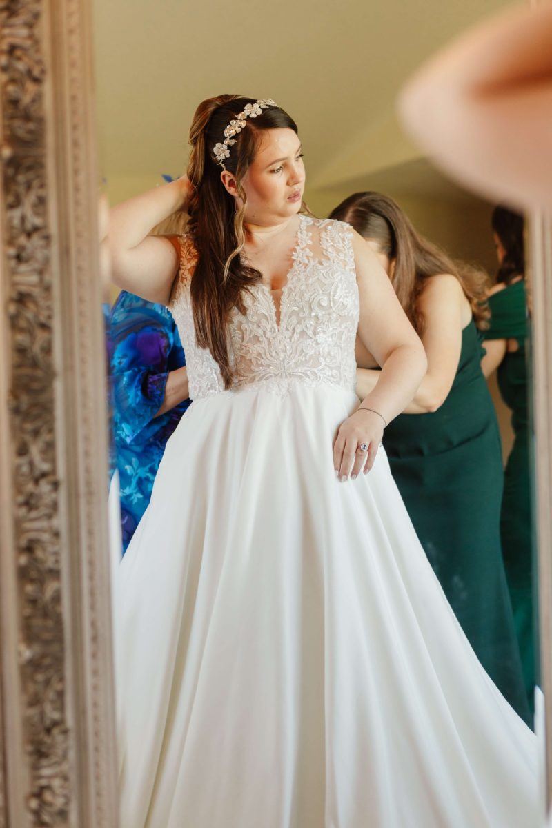 bridal prep at cider mill barn Warwickshire wedding venue