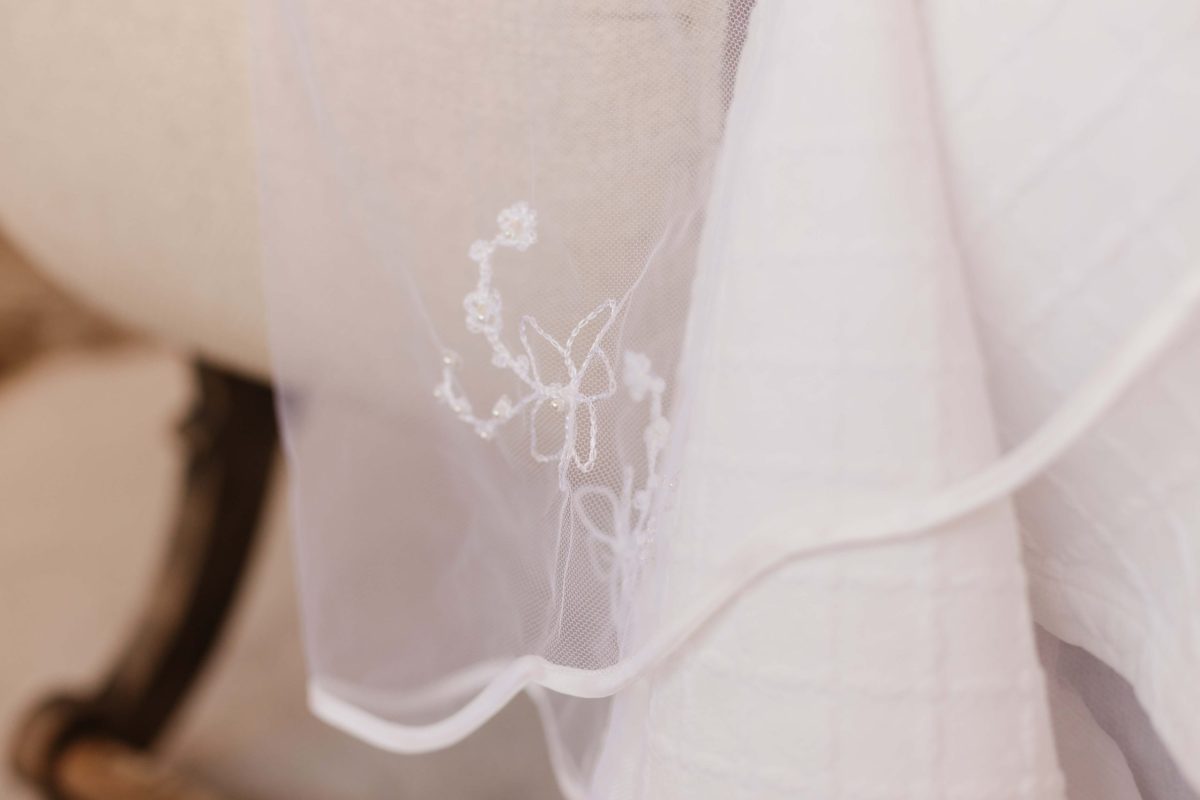 bridal prep at cider mill barn Warwickshire wedding venue